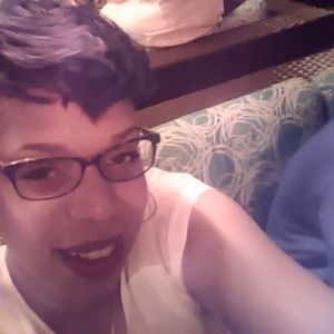 Meet your Posher, Mona