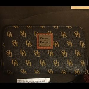 Dooney & Bourke wallet