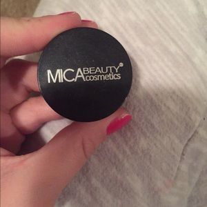 Gold MicaBeauty Cosmetics eyeshadow!