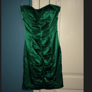 Amazing 💚emerald satin halter dress