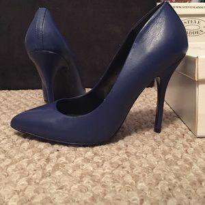 Steve Madden "Galleryy" blue pumps