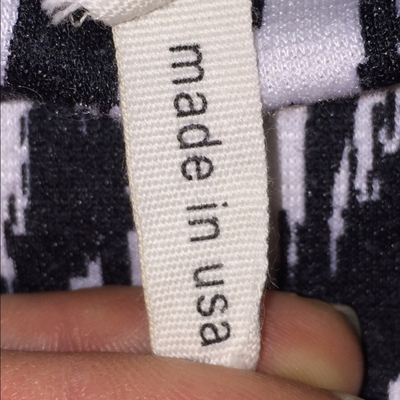 Sz S Tilly's skater skirt - Picture 4 of 4