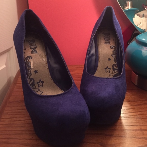 Stylish blue wedges