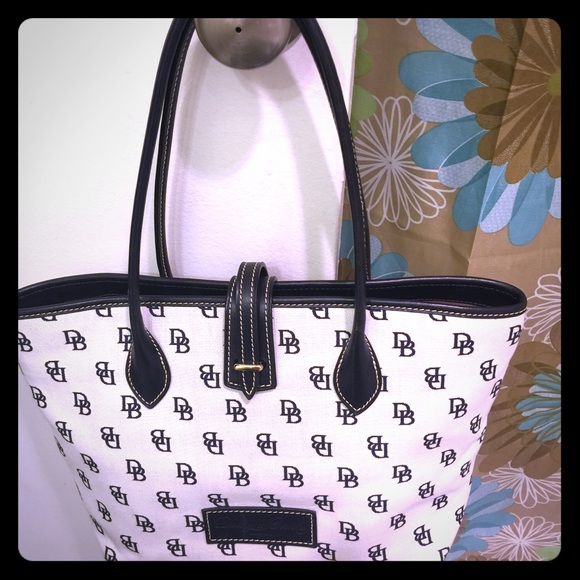 Dooney and Bourke shopper beautiful vintage tote.
