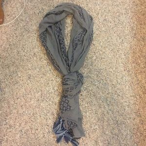 NWOT Gray Wet Seal Scarf