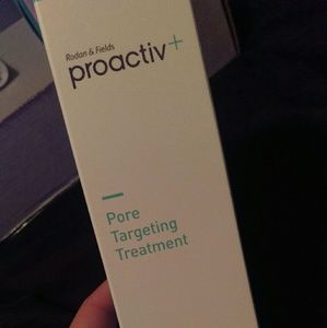 Proactiv pore targeting treatment & hydrator