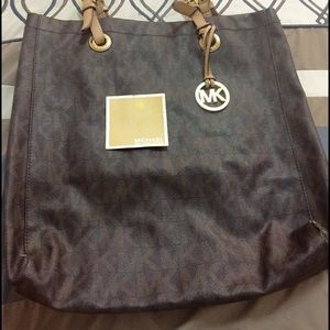 Michael Kors Purse with tag of authenticity