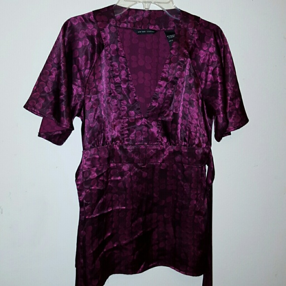 NY & Co drk mauve circle printed silky top