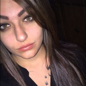 Meet your Posher, Monique