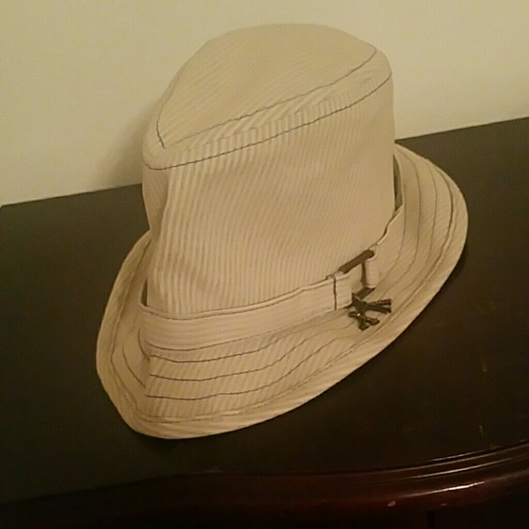 Armani exchange hat