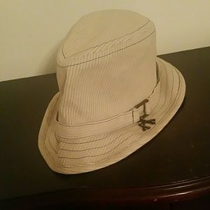 Armani exchange hat