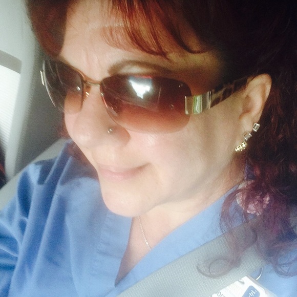 Meet your Posher, Debbie