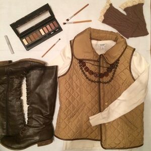 Jones New York tan quilted vest