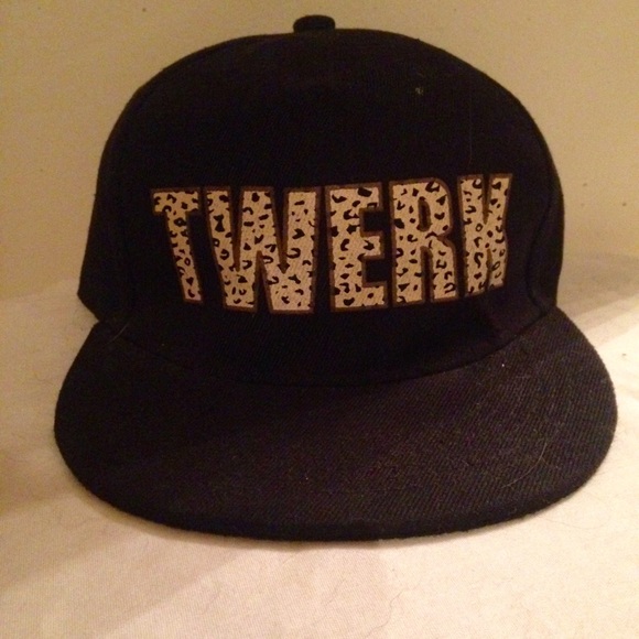 TWERK SnapBack