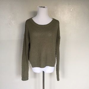 ❤️ Olive green lace sweater!