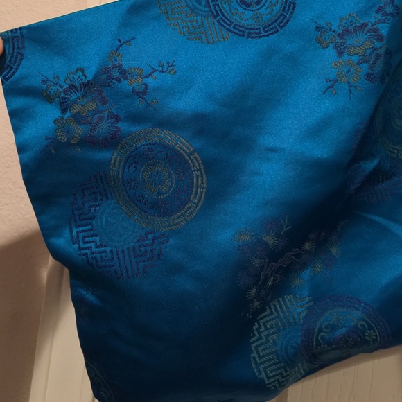 Beautiful Vintage Blue Korean Child Size Robe - Picture 3 of 4