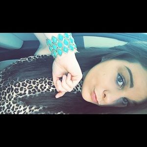 Meet your Posher, Saralynn