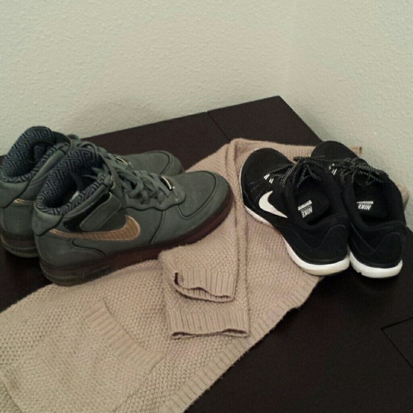 nike Shoes - size 9 rare nike air shoes