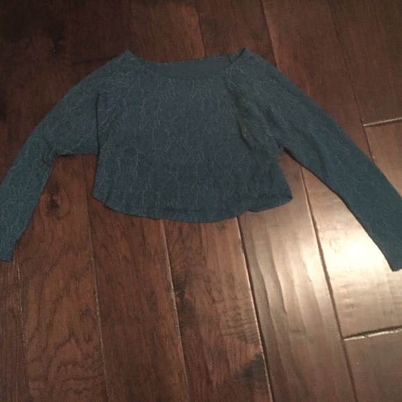 Blue cropped top