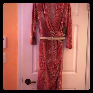 Jones NY faux wrap red/pattern form fitting dress