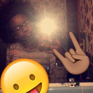 Meet your Posher, Renavia