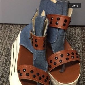 Platform sandals