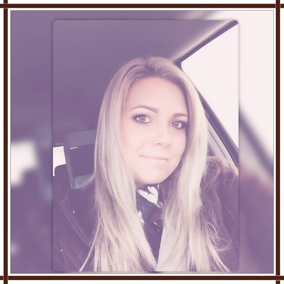 Meet your Posher, Mary - Picture 1 of 1