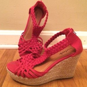 Red Charming Charlie wedges