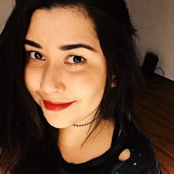 Meet your Posher, Adriana - Picture 1 of 1