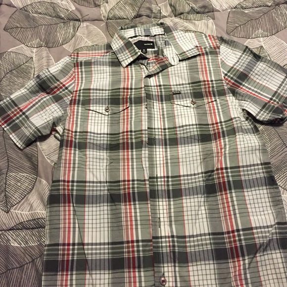 Men's Hurley button down shirt