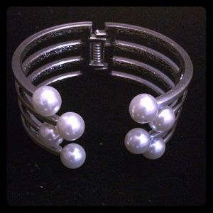 Silver clamp cuff Pearl ball bracelet