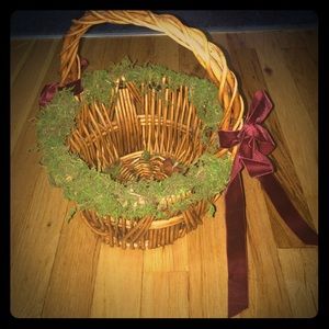 Flower girl basket with moss