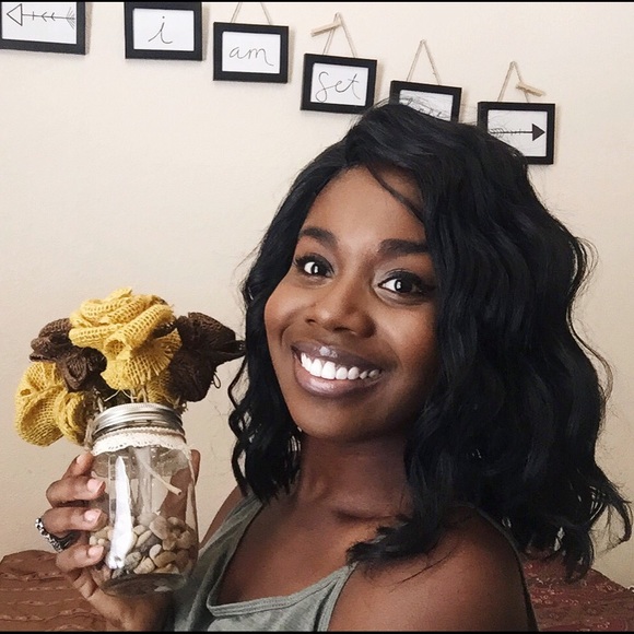 Meet your Posher, Akosua