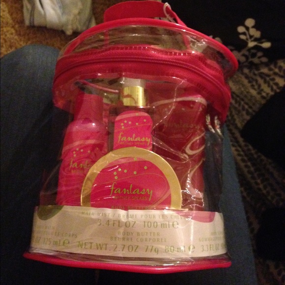 FANTASY by Britney Spears Bath & Body Set