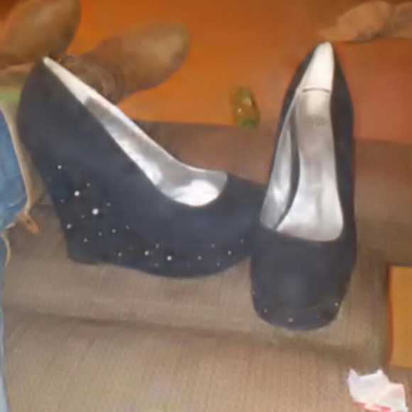 Black studded Stilettos - Picture 1 of 1