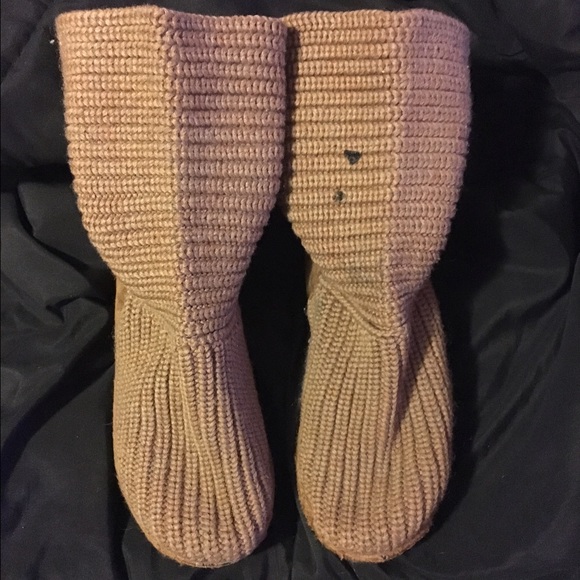 Tan UGGS - Picture 2 of 4
