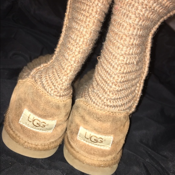 Tan UGGS - Picture 4 of 4