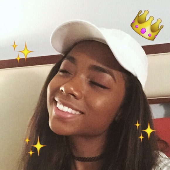 Meet your Posher, Kayla