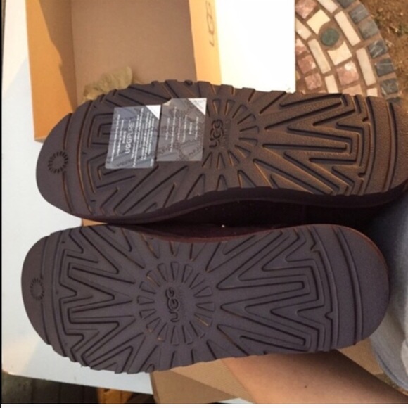 UGG constellation mini Bailey button boots Sz 7 - Picture 2 of 4