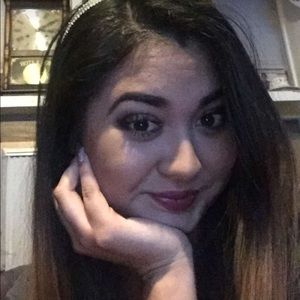 Meet your Posher, Alexandra