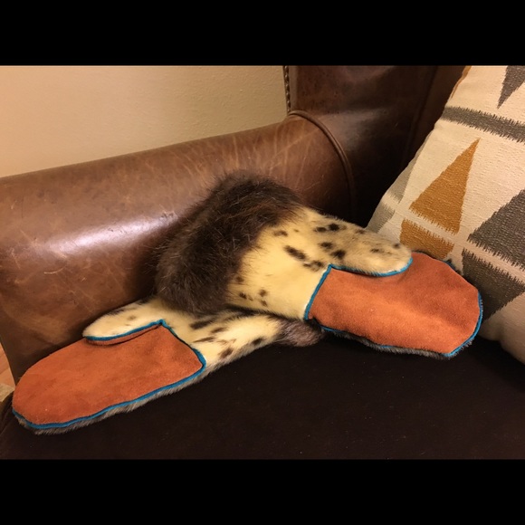 Alaskan Native Fur Mittens - Picture 2 of 4