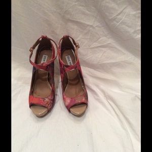 Steve Madden Pink Floral Heel Size 7.5