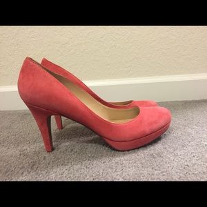 Platform heels light pink suede