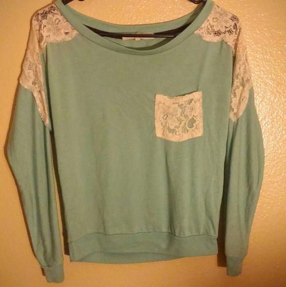 🎉 Laced Long Sleeve 🎉