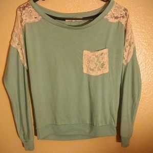 🎉 Laced Long Sleeve 🎉