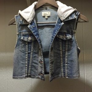 Sleeveless Crop Jean Jacket