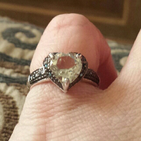 Stunning Light Green Heart shaped Amethyst Ring