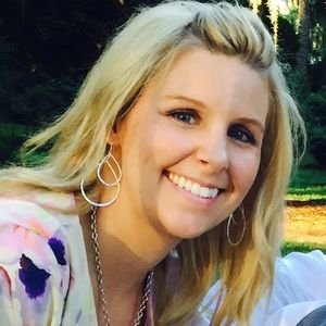 Meet your Posher, Corinne