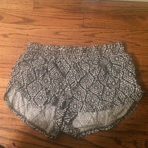 Black and white geometric shorts