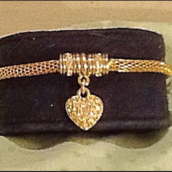 Mesh bracelet with heart charm covered in crystals - Picture 2 of 2